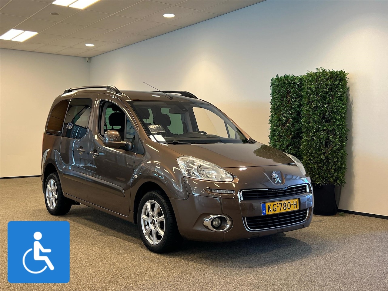Peugeot Partner - Rolstoelauto (airco) 3+1 - AutoWereld.nl