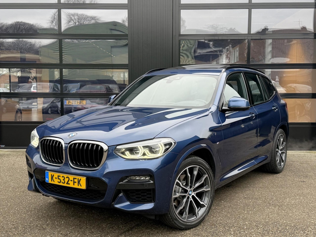BMW X3 - XDrive 20i M-Sport Shadowline Phytonicblau Headup - AutoWereld.nl