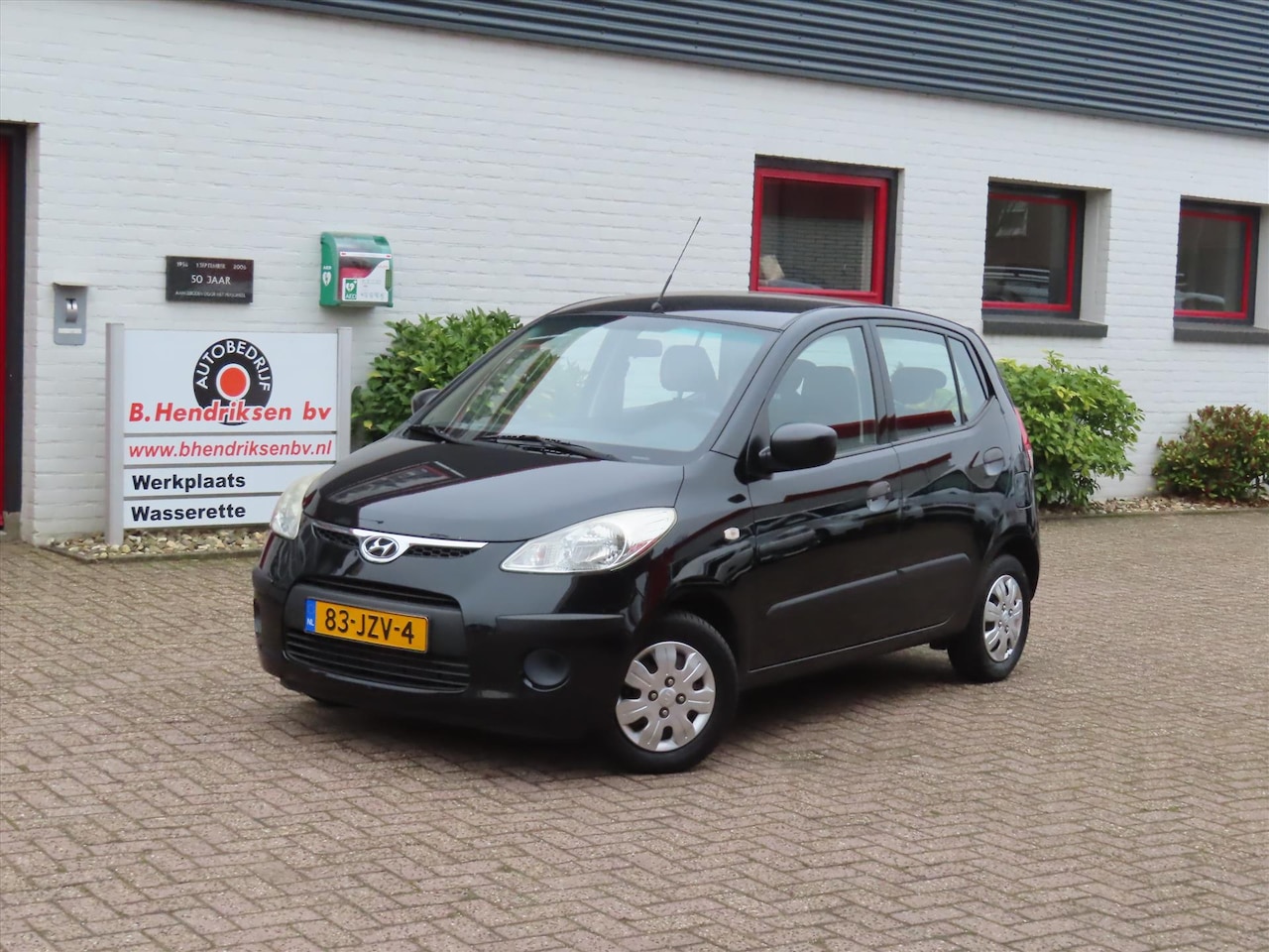 Hyundai i10 - 1.1I 67PK 5DR Active Cool/ All season banden/ Airco/ Centrale vergrendeling/ Origineel NL/ - AutoWereld.nl