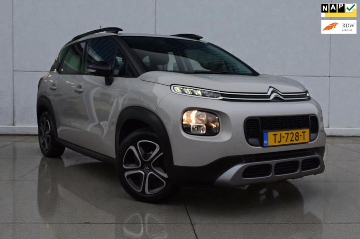 Citroën C3 Aircross - 1.2 PureTech Feel 1.2 PureTech Feel, dealeronderhouden, Car play, Lichtmetalen velgen,