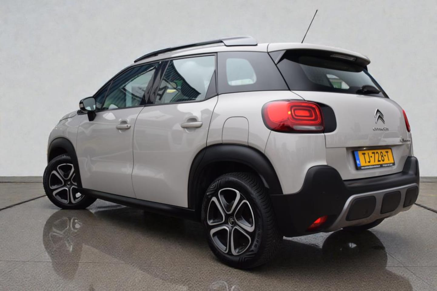 Citroën C3 Aircross - 1.2 PureTech Feel, dealeronderhouden, Car play, Lichtmetalen velgen,
