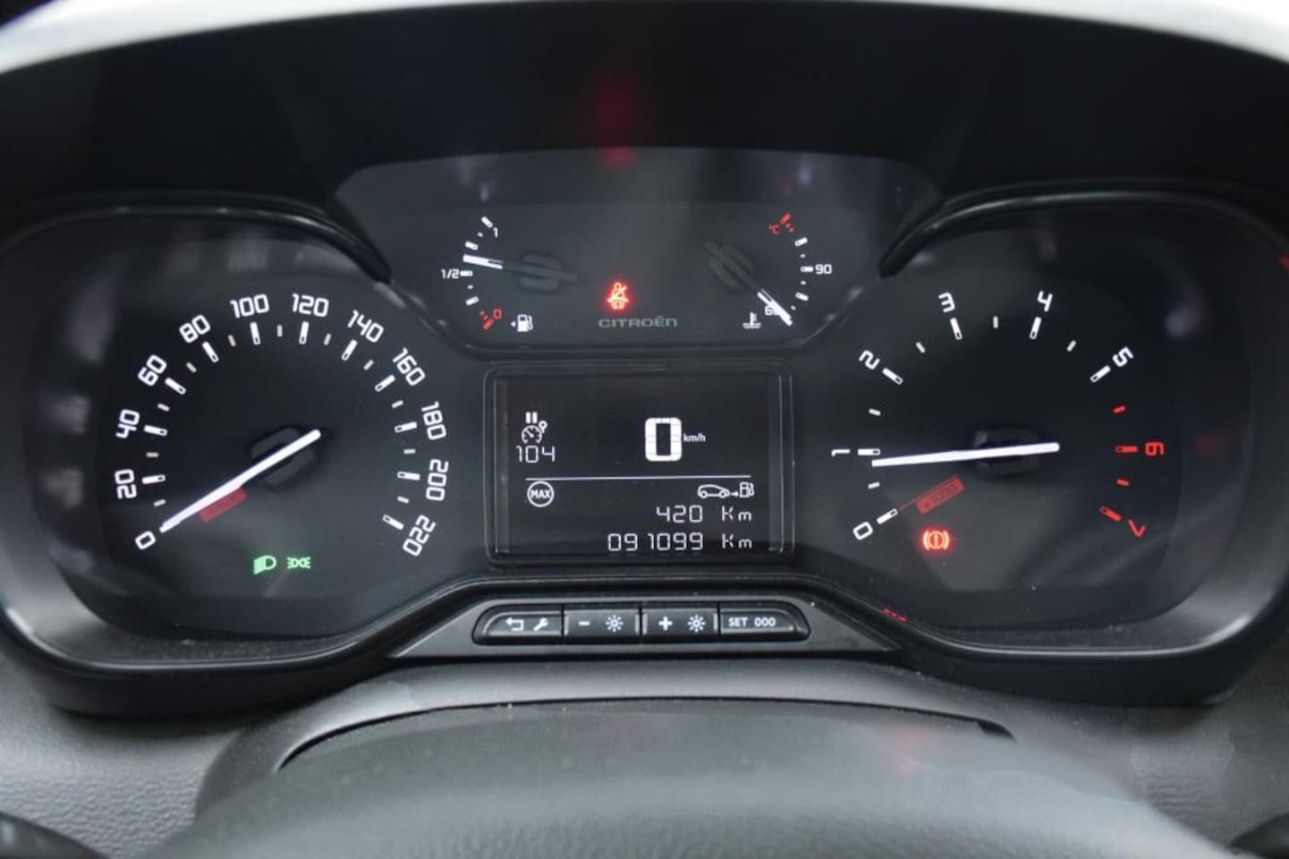 Citroën C3 Aircross - 1.2 PureTech Feel 1.2 PureTech Feel, dealeronderhouden, Car play, Lichtmetalen velgen,