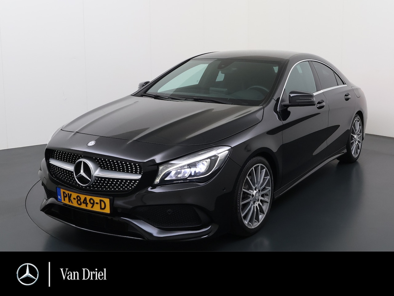 Mercedes-Benz CLA-Klasse - 180 AMG line | Trekhaak LED - AutoWereld.nl