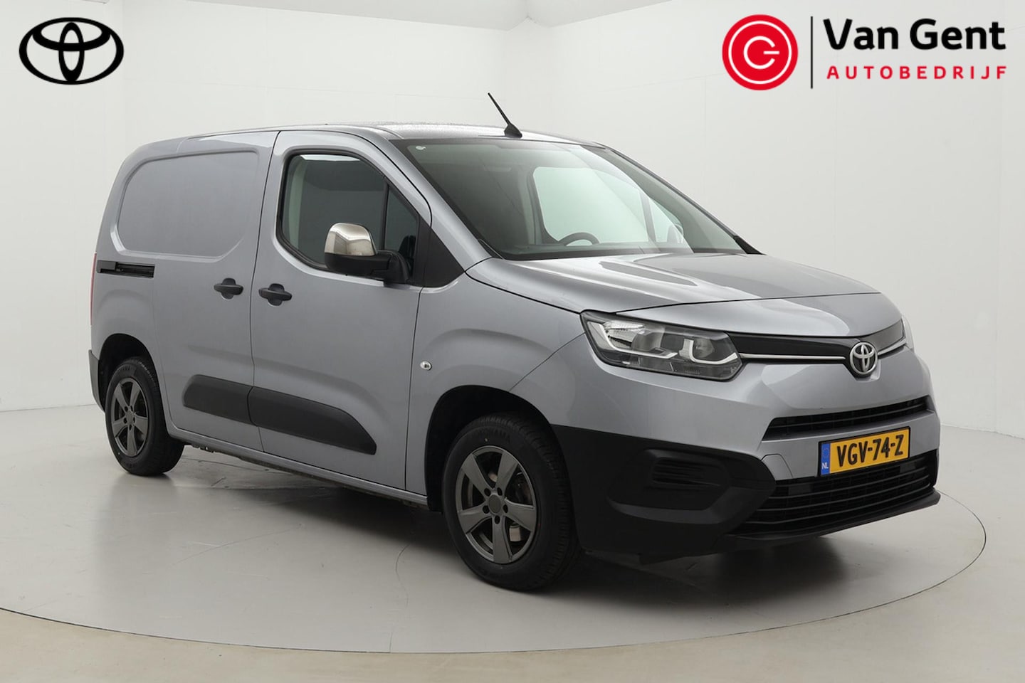 Toyota ProAce City - 1.5 D-4D Cool Comfort | Trekhaak | Cruise Control | Airco | Bluetooth | 3-zits | Betonplex - AutoWereld.nl