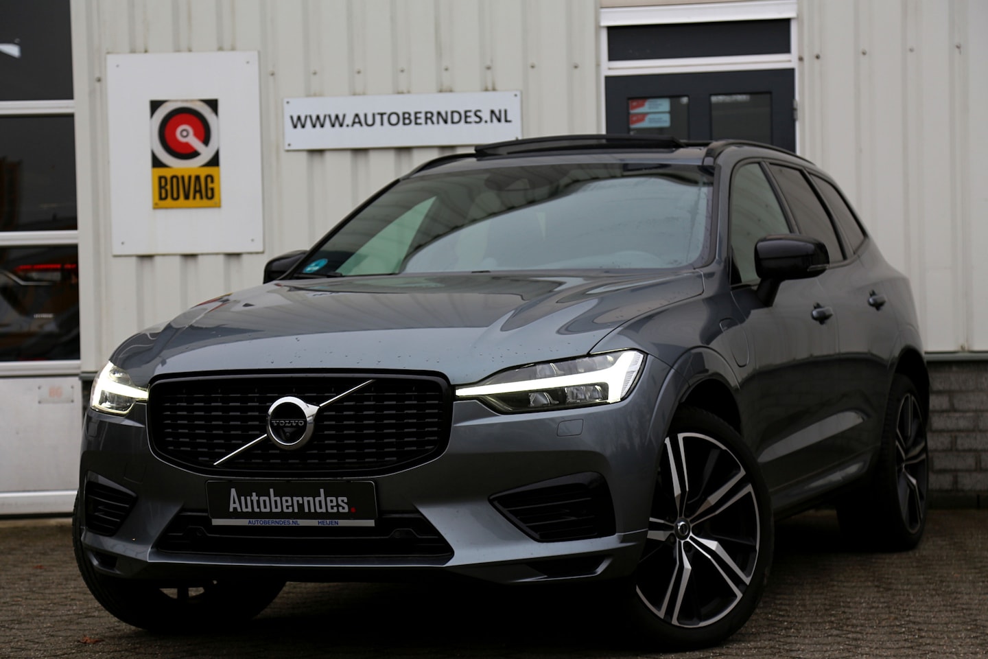 Volvo XC60 - 2.0 T8 392PK Plug-in hybrid AWD R-Design*Perfect Volvo Onderh.*B&W!/Pano/Sport Leder/Stoel - AutoWereld.nl