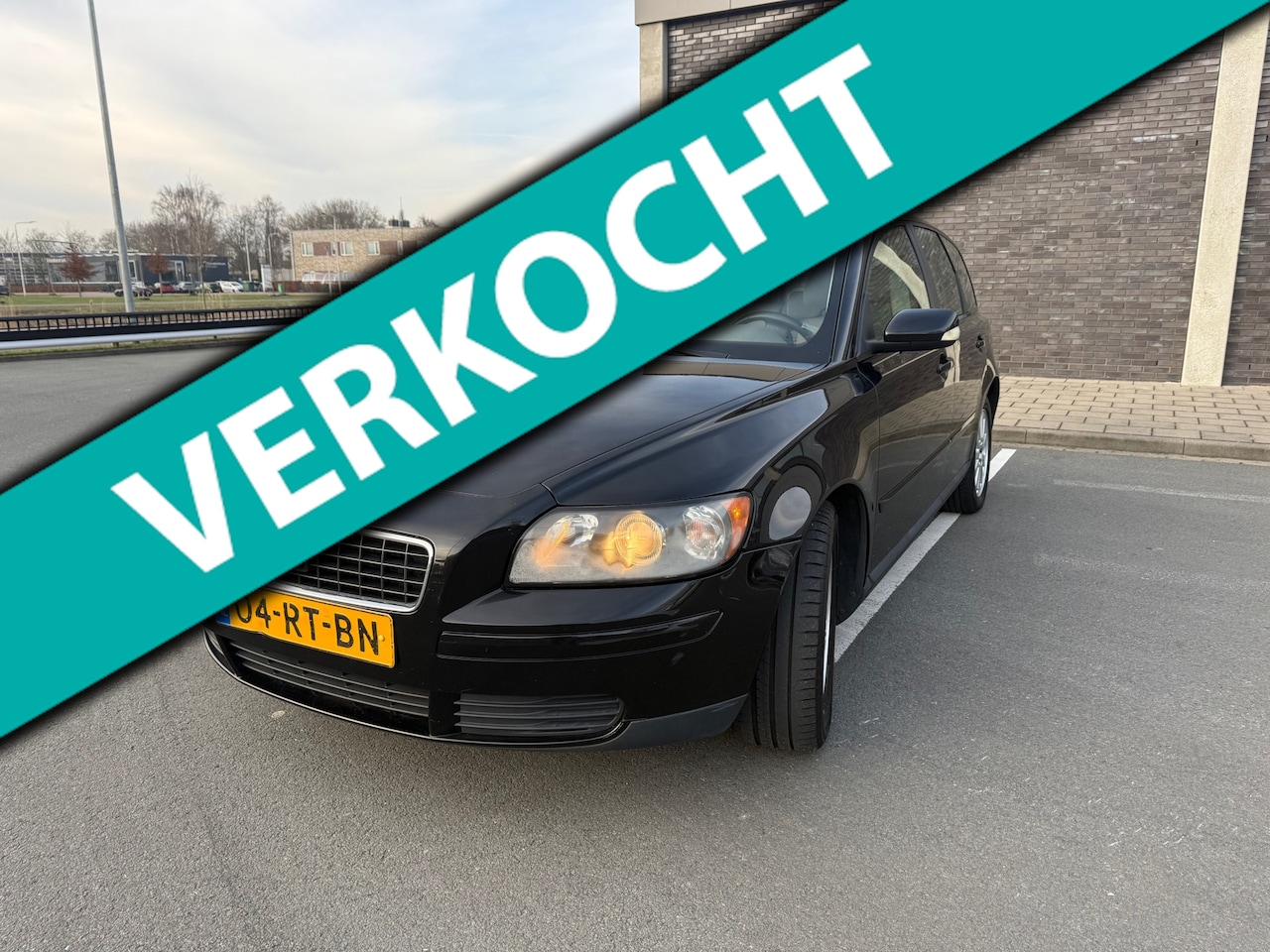 Volvo V50 - 2.4i Momentum | Automaat | Nwe APK | Cruise | Nette Wagen - AutoWereld.nl