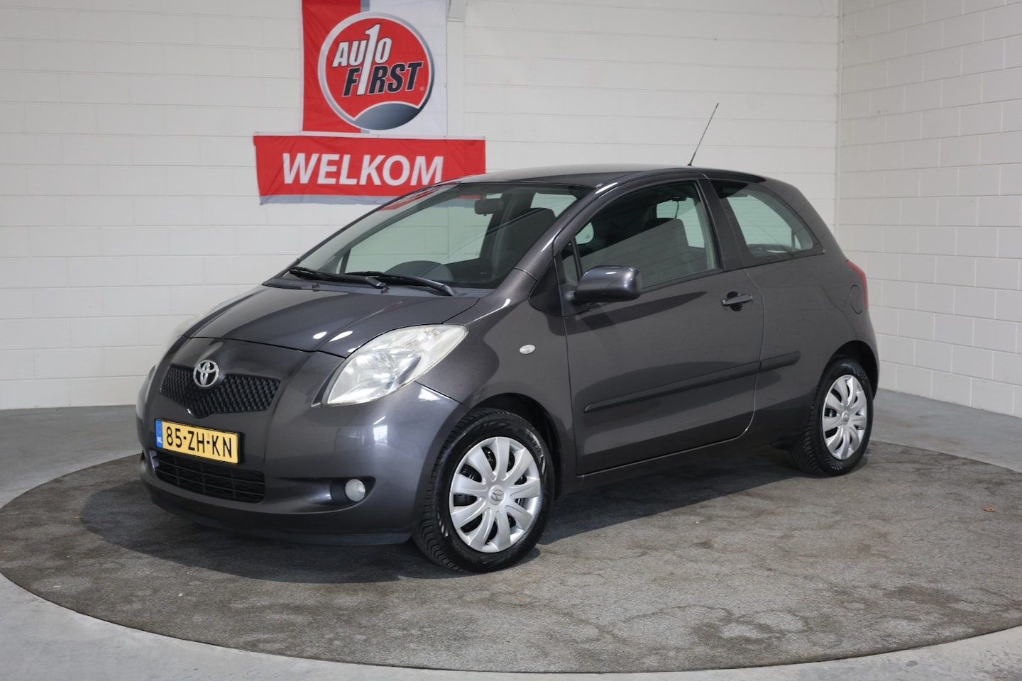 Toyota Yaris - 1.3 VVT-i Sol 1.3 VVTi Sol, 1e Eigen. Lage km stand, Airco, all season banden, radio cd, isofix, prijs i - AutoWereld.nl