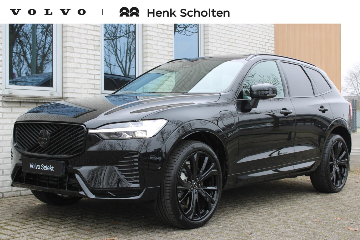 Volvo XC60 - T6 Plug-in hybrid AWD Plus Black Edition | Panoramadak | 360º Camera | Elek. bedienbare vo - AutoWereld.nl