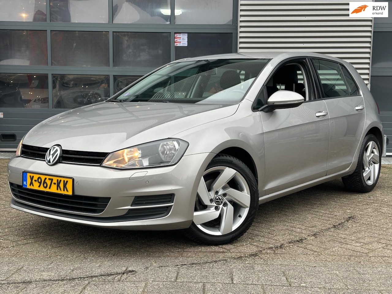 Volkswagen Golf - 1.2 TSI Easyline | Climate | Stoelverwarming | PDC - AutoWereld.nl