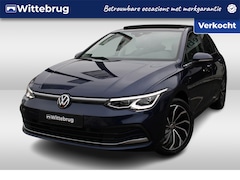 Volkswagen Golf - 1.5 TSI 130pk Style Panorama dak / LM 18 inch / Navigatie Pro / Parkeersensoren / Keyless