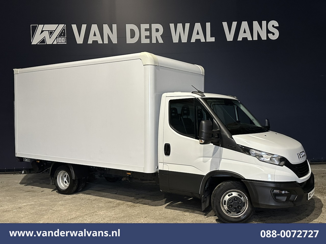 Iveco Daily - 35C16H 157pk Dubbel Lucht Bakwagen Laadklep Euro6 Airco | Bijrijdersbank - AutoWereld.nl