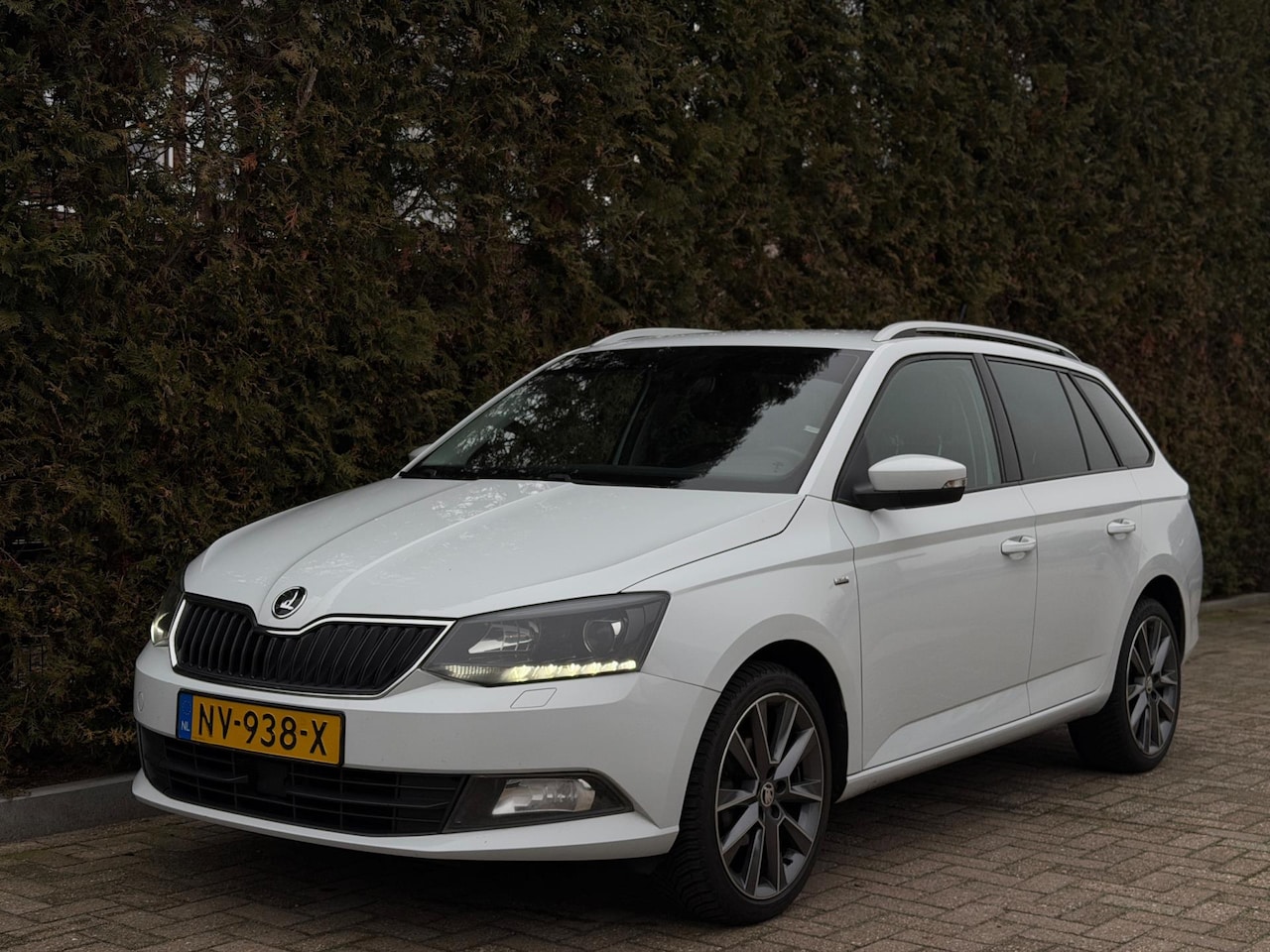Skoda Fabia Combi - 1.2 TSI Drive Trekhaak CarPlay - AutoWereld.nl