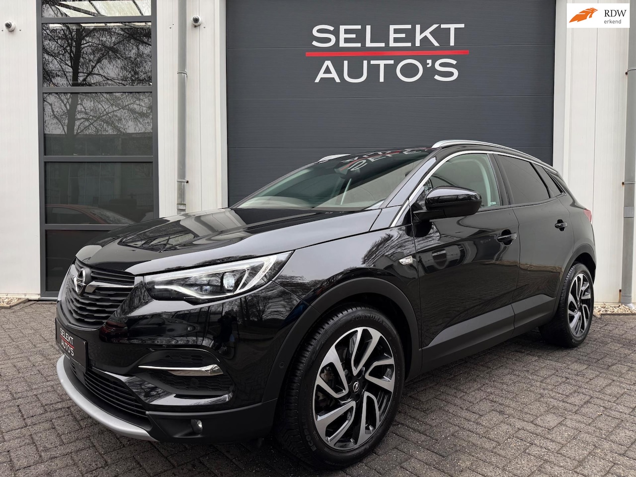 Opel Grandland X - 1.2 Turbo Innovation 131Pk Leder/Led/Car Play/Denon Sound/Navi/Climate/Cruise/Lane Assist/ - AutoWereld.nl