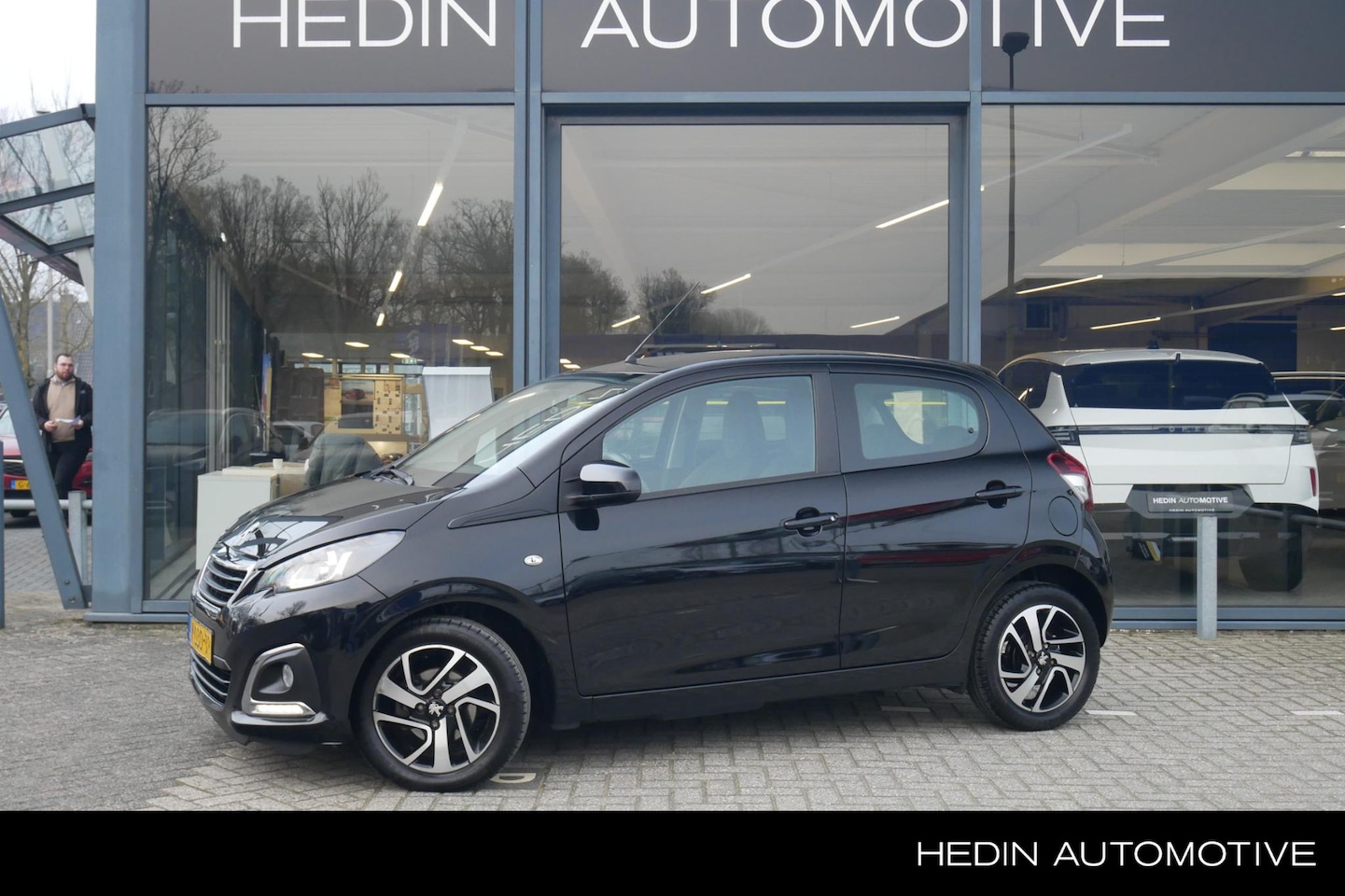 Peugeot 108 - 1.0 e-VTi Allure | Bluetooth | Navigatie via app | Airco | Lichtmetalen velgen 15'' | Mist - AutoWereld.nl
