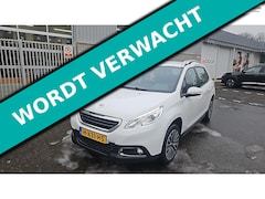 Peugeot 2008 - 1.2i Urban Cross Airco Cruise Navi Trekhaak 1100kg. Hoge zit