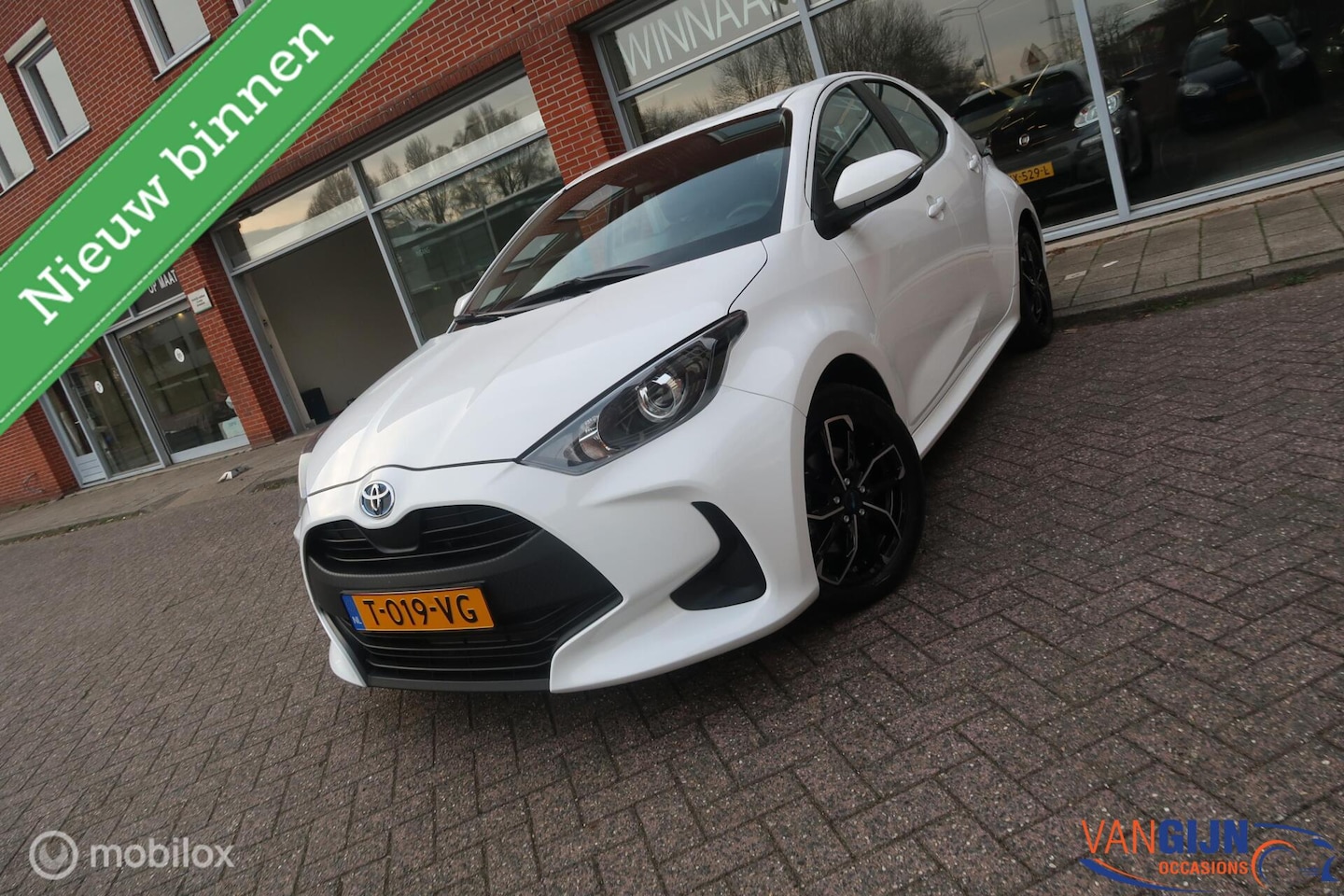 Toyota Yaris - 1.5 Hybrid Active Carplay Camera Automaat - AutoWereld.nl