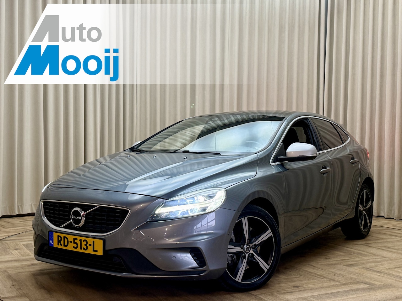 Volvo V40 - 2.0 T4 Business Sport 191 PK R-Design / Gereviseerde Automaat / Panoramadak / Nieuwe Turbo - AutoWereld.nl