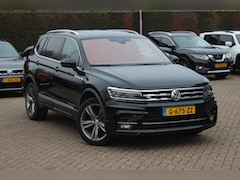 Volkswagen Tiguan Allspace - 1.5 TSI Highline Business R / Trekhaak / Camera / Navigatie / Keyless / 19'' / Stoelverwar