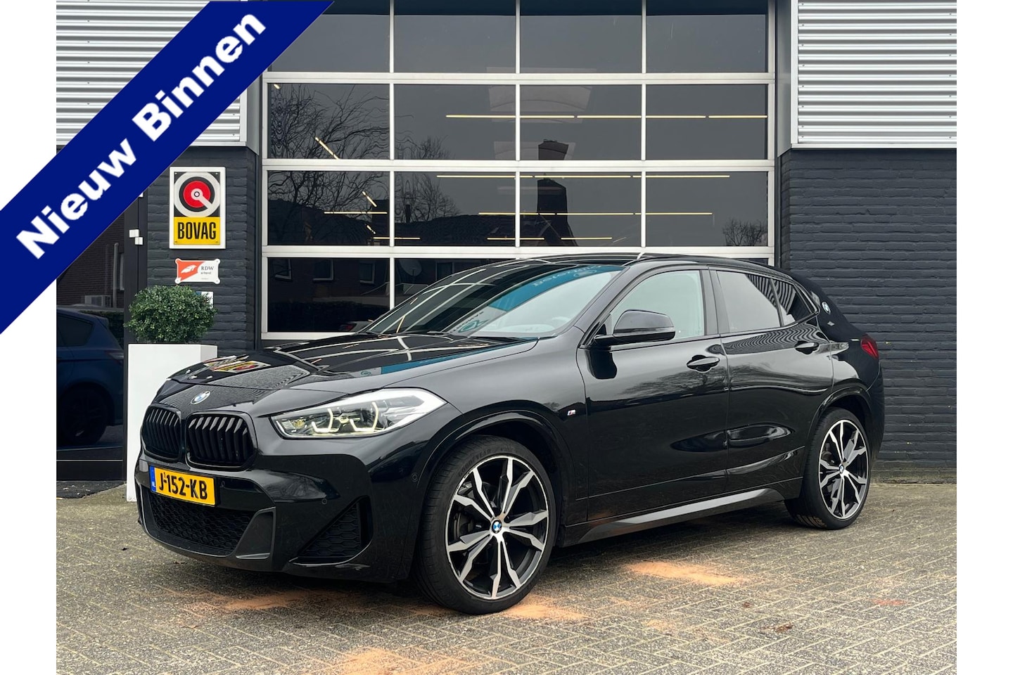 BMW X2 - sDrive18i High Executive sDrive18i High Executive, M-pakket, Automaat, Cruise, Head-up, Camera, Navi - AutoWereld.nl