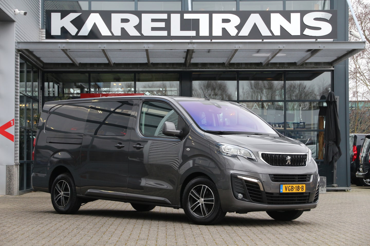 Peugeot Expert - 2.0 BlueHDI 180 | Aut. | DC | 2x Schuifdeur | Euro 6 | Keyless | Clima.. | Aut. | DC | 2x - AutoWereld.nl
