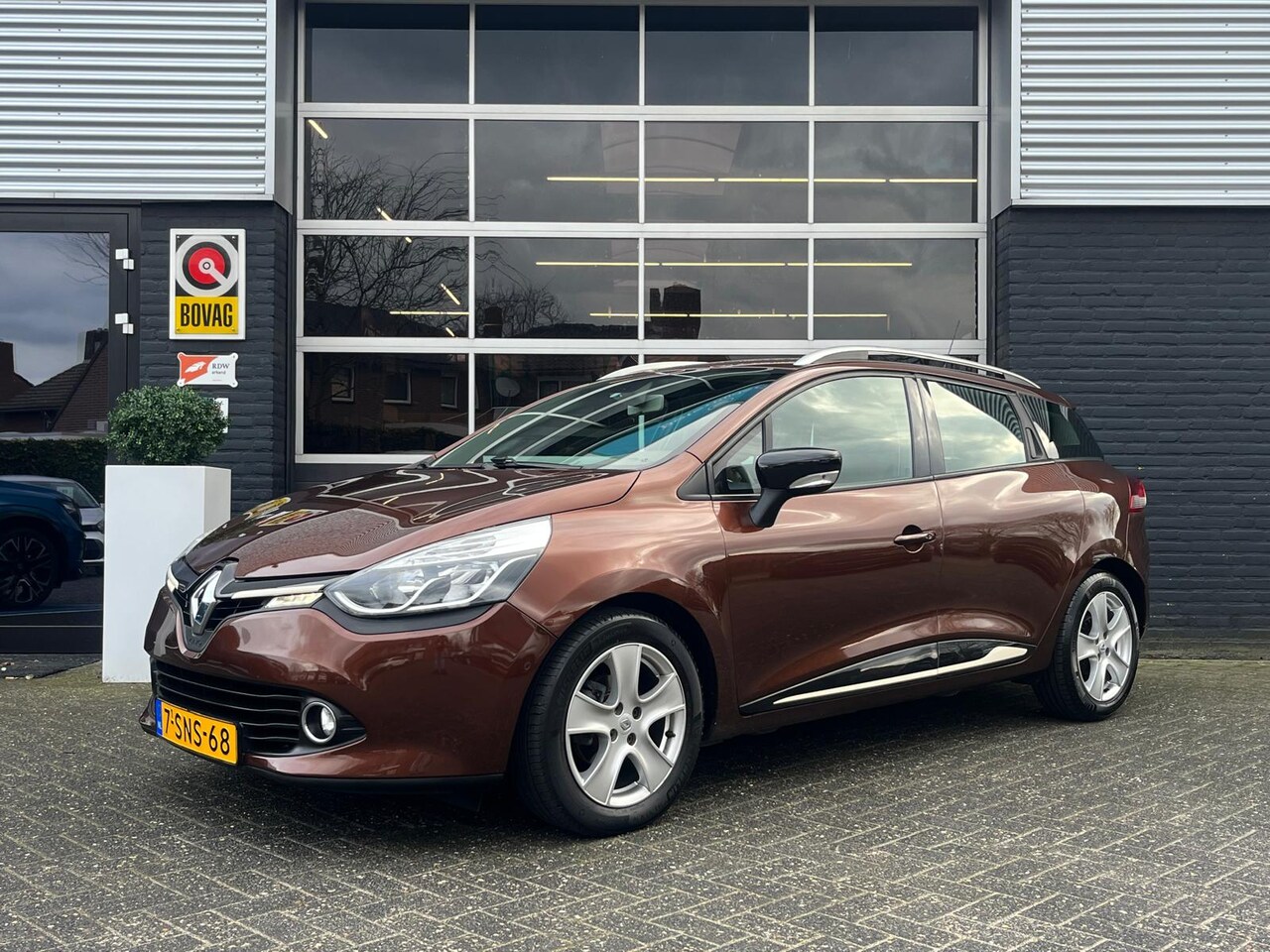 Renault Clio Estate - Dynamique, Airco, Bluetooth, Cruise, Navi, Trekhaak, NAP - AutoWereld.nl