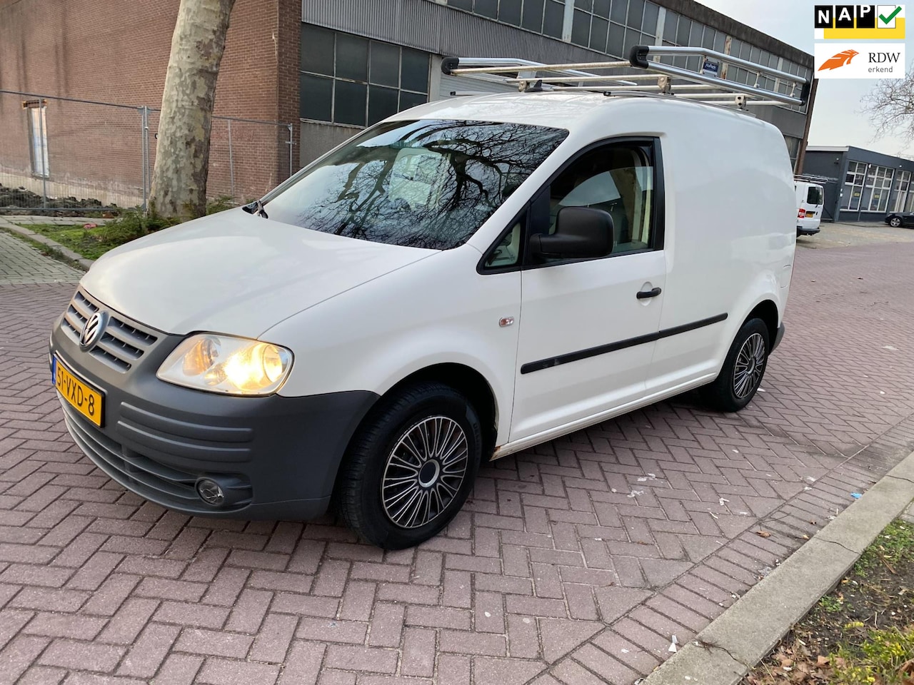 Volkswagen Caddy - 2.0 SD * Airco * Cruise Control * PDC * APK 5-11-2026 * Winterbanden * Imperiaal * Nette B - AutoWereld.nl