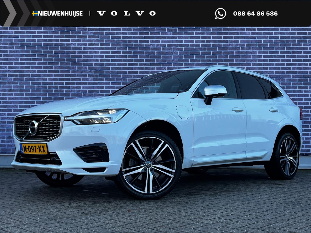 Volvo XC60 - 2.0 T8 Twin Engine AWD R-Design | Adaptieve Cruise Control | Luchtvering | Trekhaak | 21" - AutoWereld.nl