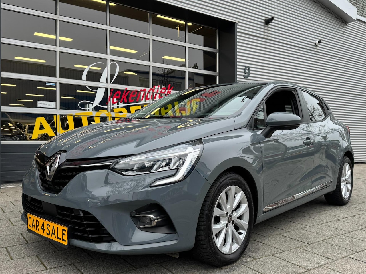 Renault Clio - 1.0 TCe Intens - Navigatie / Apple CarPlay I Airco I Sport velgen I PDC I Stoelverwarming - AutoWereld.nl