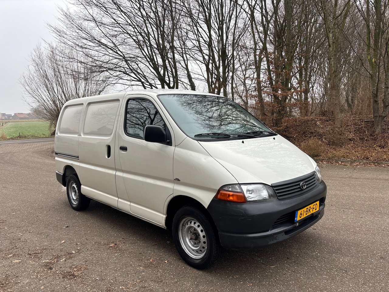 Toyota HiAce - 2.5 D4-D 90 Turbo | Airco | elec. Ramen | APK - AutoWereld.nl