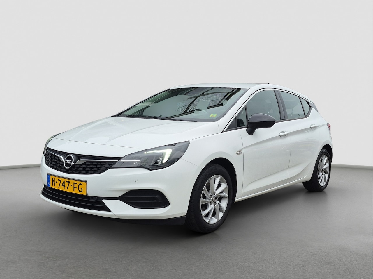 Opel Astra - 1.2 Business Elegance 130pk | Trekhaak | Keyless | Full LED | Parkeersensoren | Full map n - AutoWereld.nl