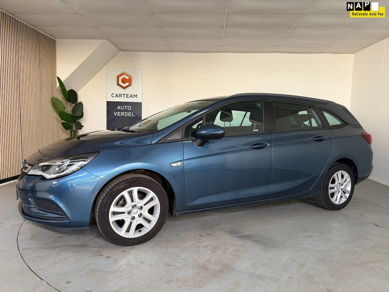 Opel Astra Sports Tourer - 1.0 Online Edition Airco, Navigatie, LMV - AutoWereld.nl