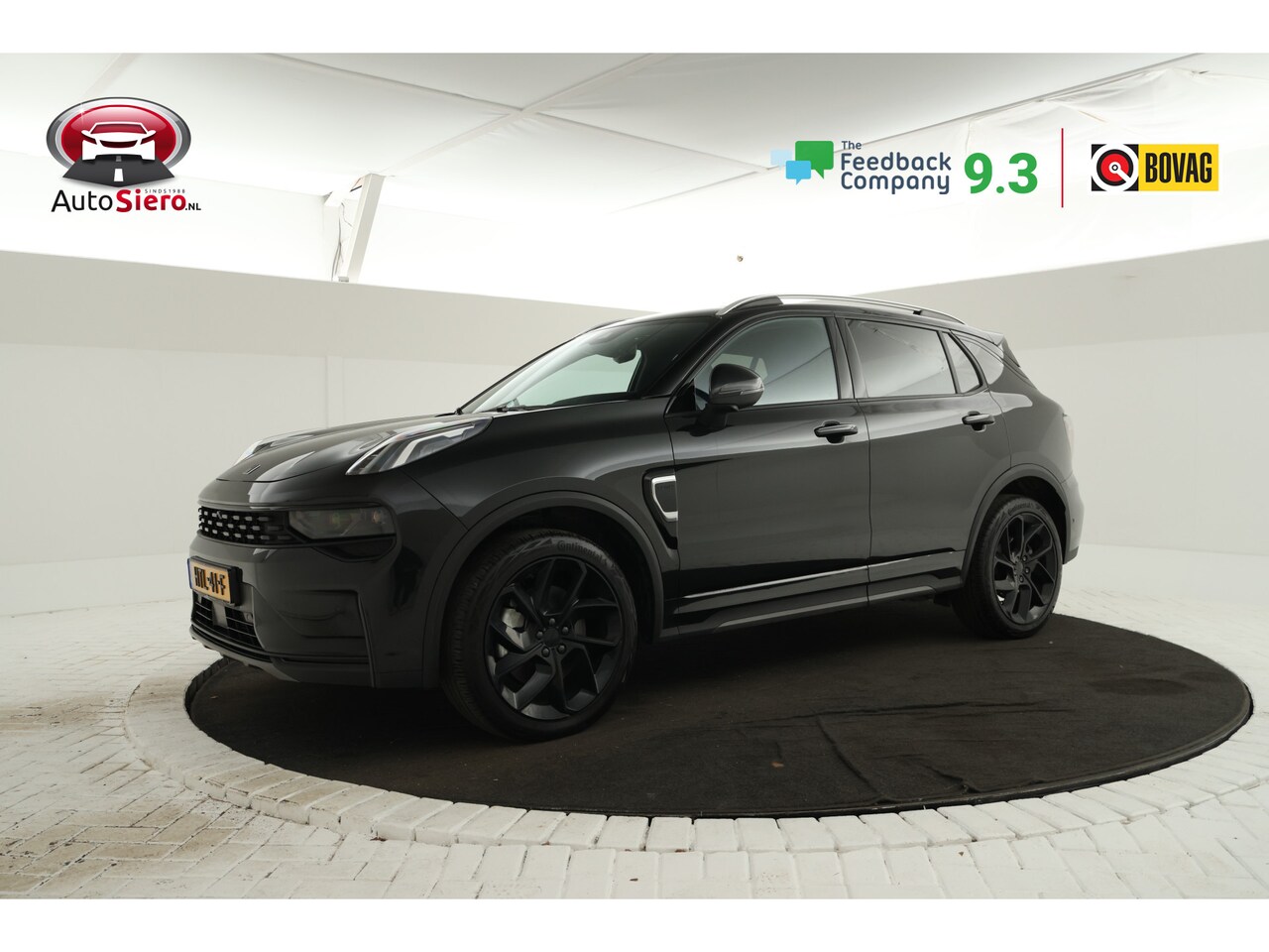 Lynk & Co 01 - 1.5 Full black, Panoramadak, 360 Camera, Apple Carplay, Trekhaak - AutoWereld.nl