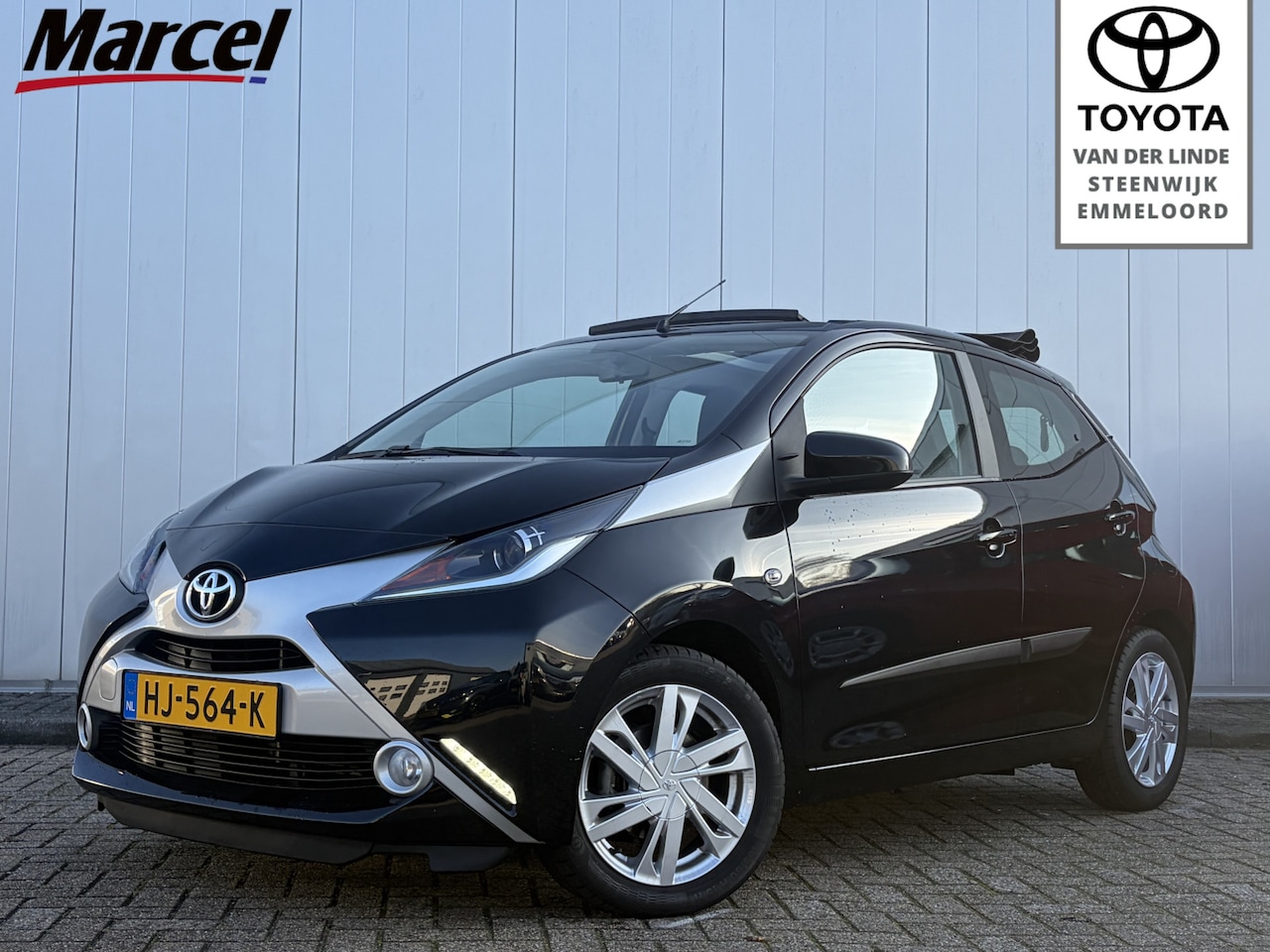 Toyota Aygo - 1.0 VVT-i X-Wave Automaat Cabrio NL Auto Dealer Onderhouden Cruise Control LMV Camera - AutoWereld.nl