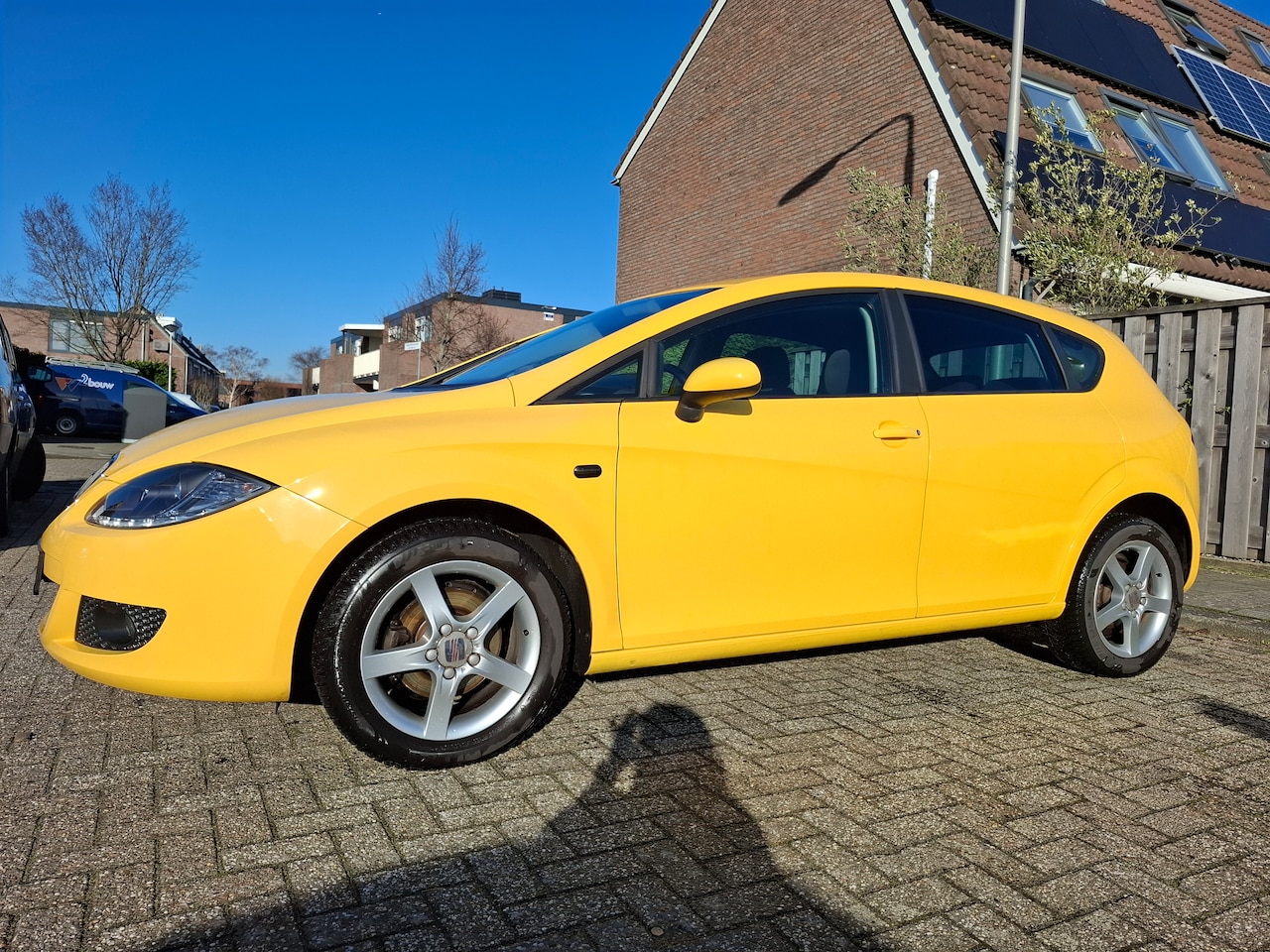SEAT Leon - 1.6 Sportstyle met sportief geluid - AutoWereld.nl