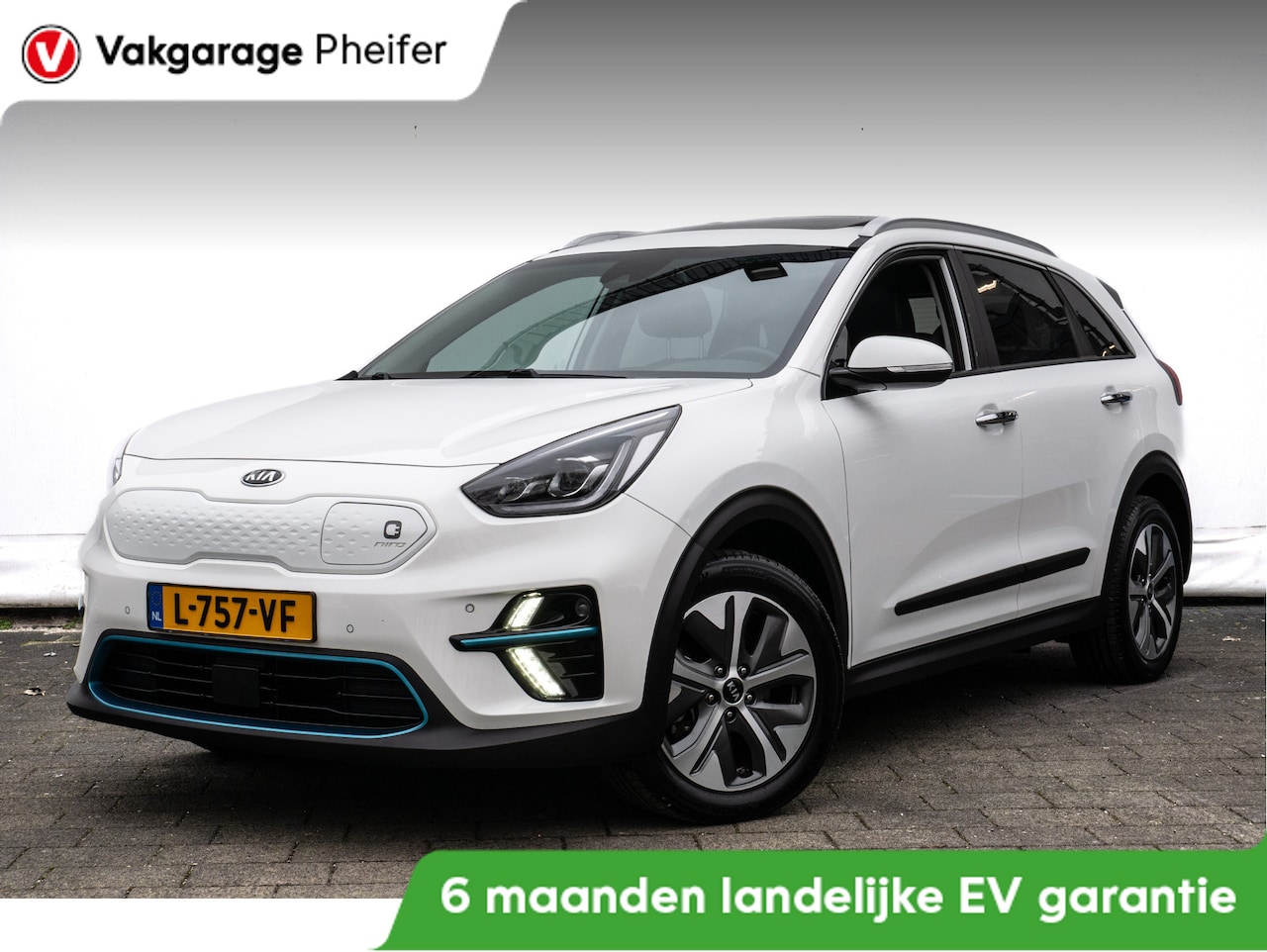 Kia e-Niro - DynamicPlusLine 64 kWh 3-Fase/ Schuifdak/ Stuur + stoelverwarming/ Camera/ Adapt. cruise/ - AutoWereld.nl