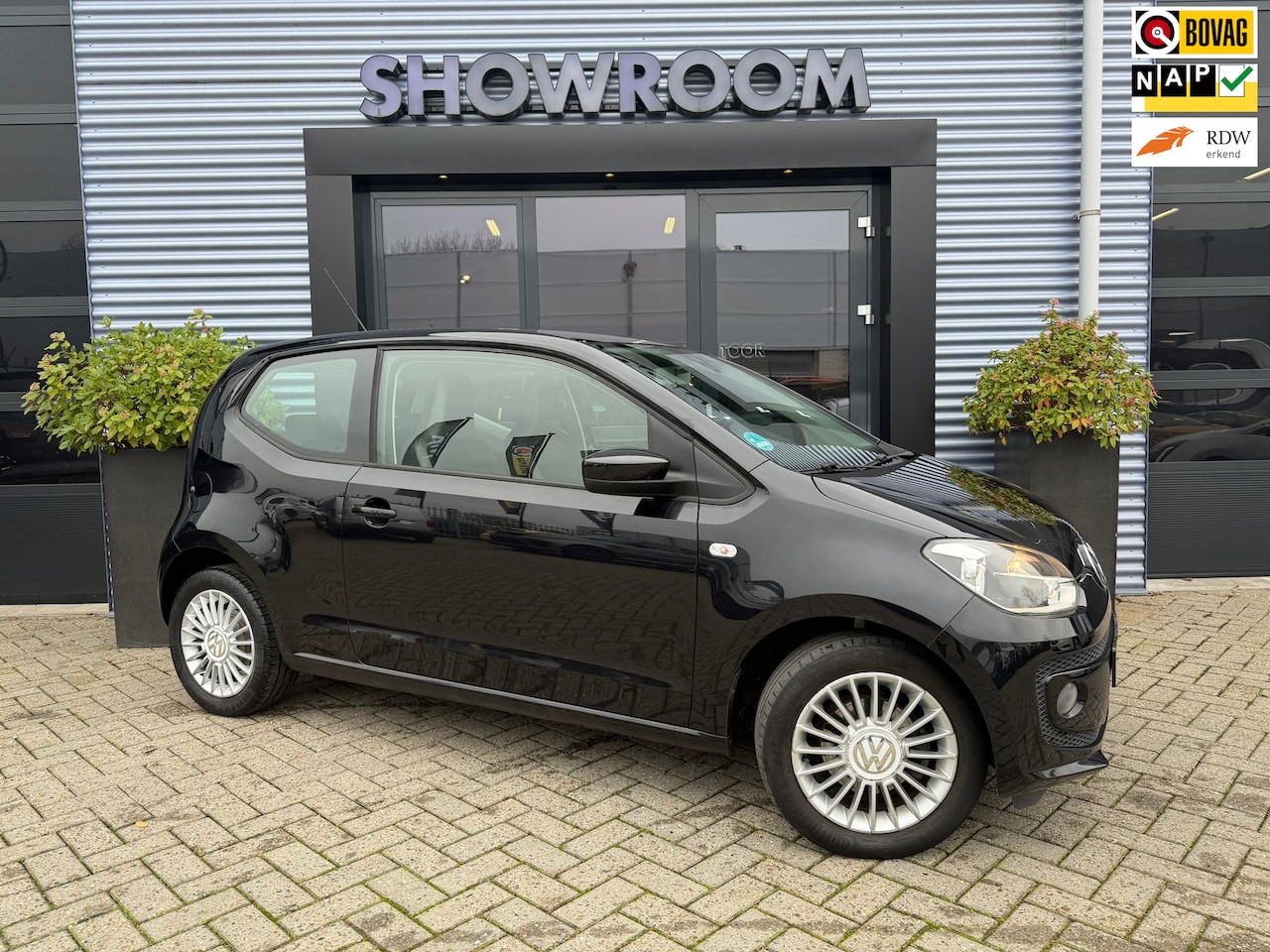 Volkswagen Up! - 1.0 high up! Cruisecontrol|Airco|PDC|Lichtmetalenvelgen - AutoWereld.nl