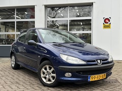 Peugeot 206 - 1.6 XT 5-deurs/ Trekhaak/ cpv/ elektr.ramen/spiegels