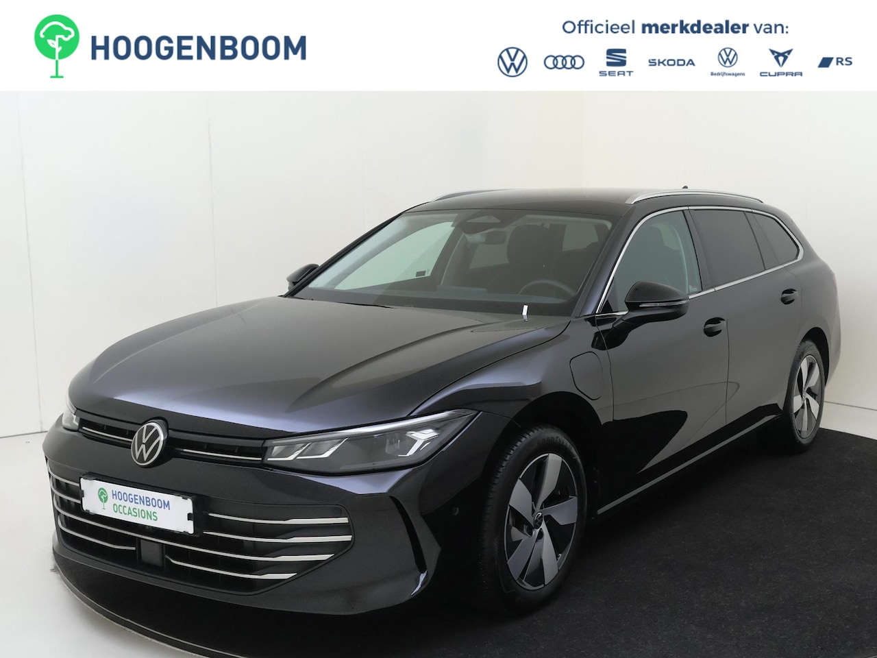 Volkswagen Passat Variant - 1.5 eHybrid Business | Trekhaak | Achteruitrijcamera | Head-up display | 3-zone airco | Do - AutoWereld.nl