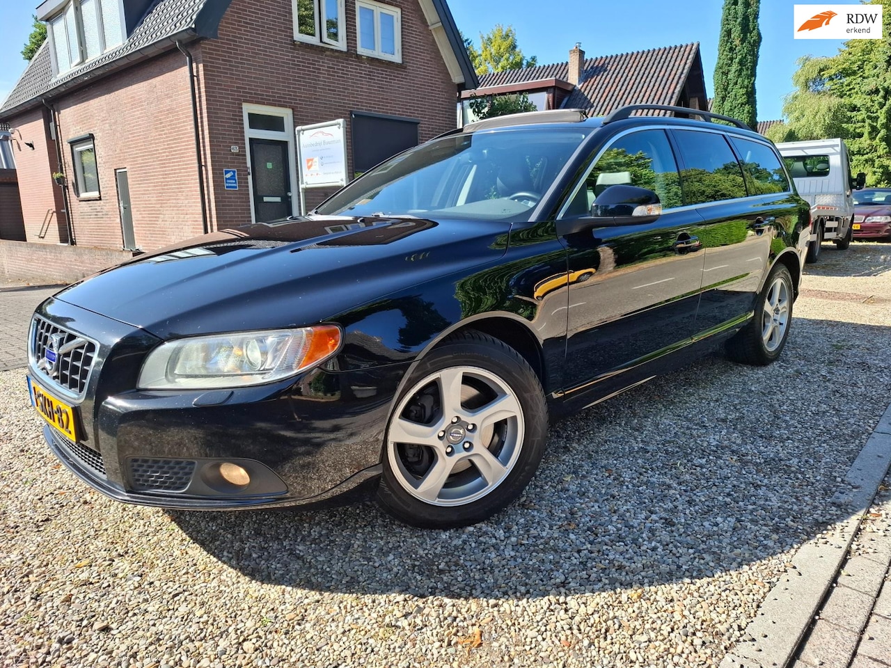 Volvo V70 - 2.0 D3 automaat Summum nwe APK+beurt leder dakje etc - AutoWereld.nl