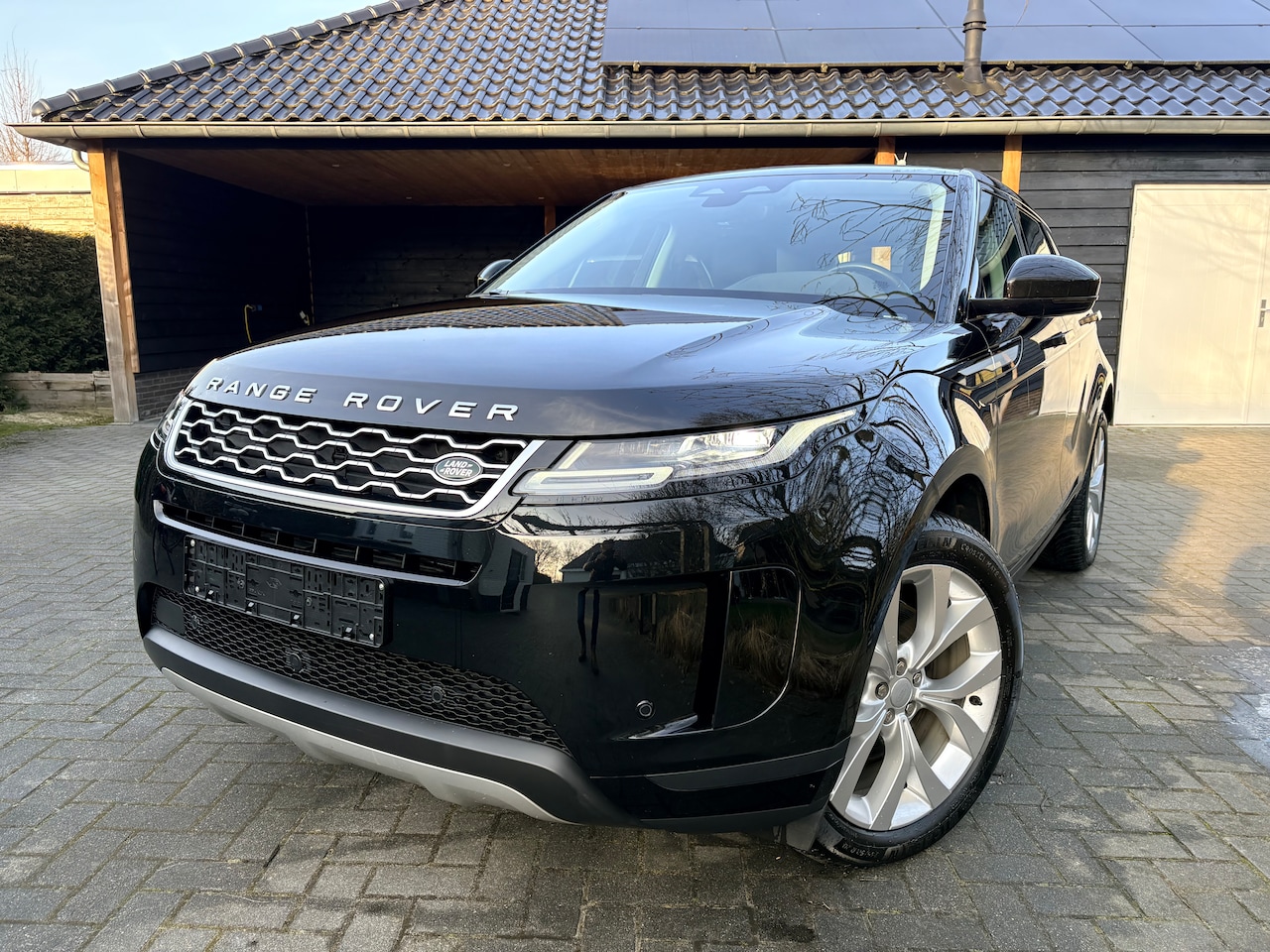 Land Rover Range Rover Evoque - 2.0 P300e AWD R-Dynamic HSE Pano/ ACC/ trekhaak.afn./ 20” - AutoWereld.nl