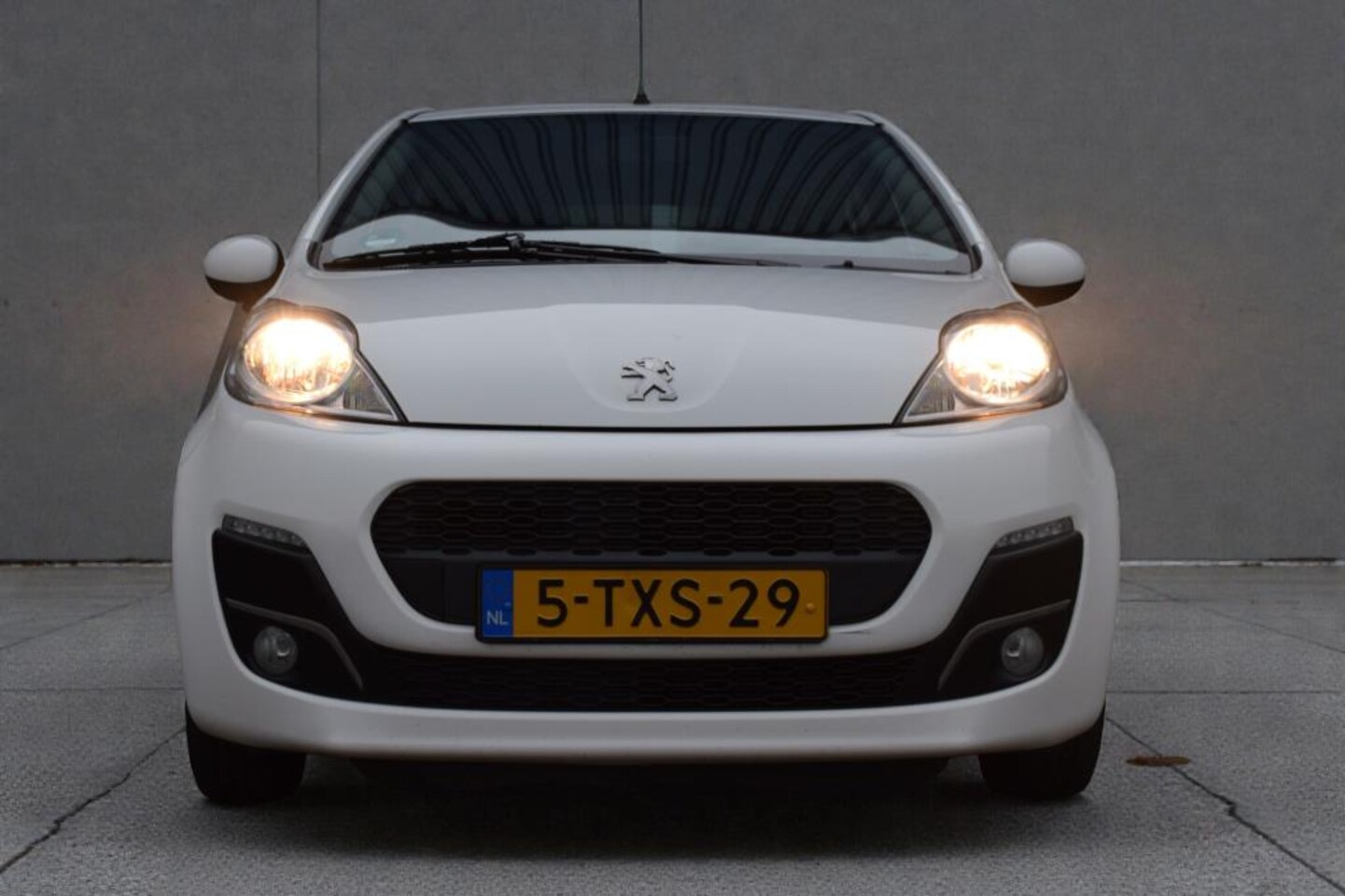 Peugeot 107 - 1.0 Active 1.0 Active, 5-drs, Airco, NAP, Origineel Nederlandse auto, Parrot