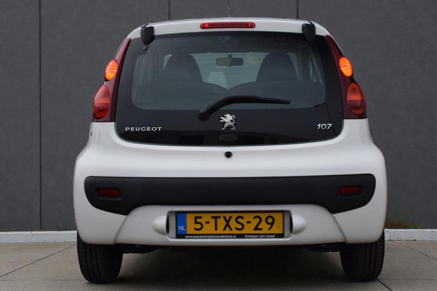 Peugeot 107 - 1.0 Active 1.0 Active, 5-drs, Airco, NAP, Origineel Nederlandse auto, Parrot