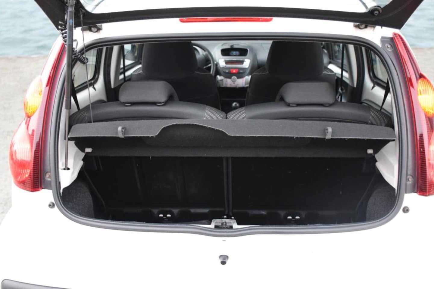 Peugeot 107 - 1.0 Active 1.0 Active, 5-drs, Airco, NAP, Origineel Nederlandse auto, Parrot