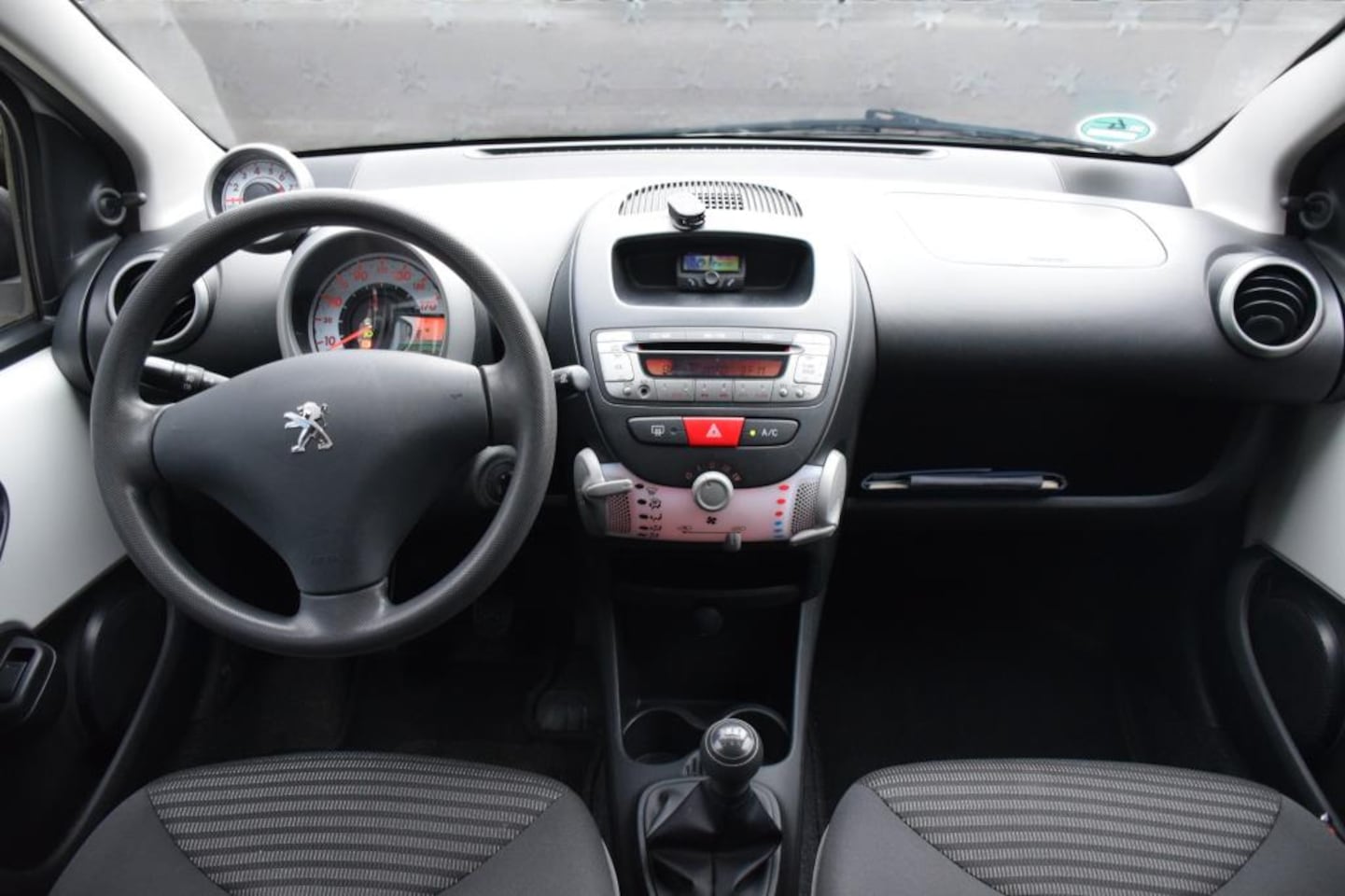 Peugeot 107 - 1.0 Active 1.0 Active, 5-drs, Airco, NAP, Origineel Nederlandse auto, Parrot