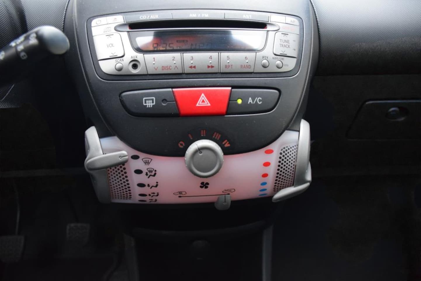 Peugeot 107 - 1.0 Active 1.0 Active, 5-drs, Airco, NAP, Origineel Nederlandse auto, Parrot