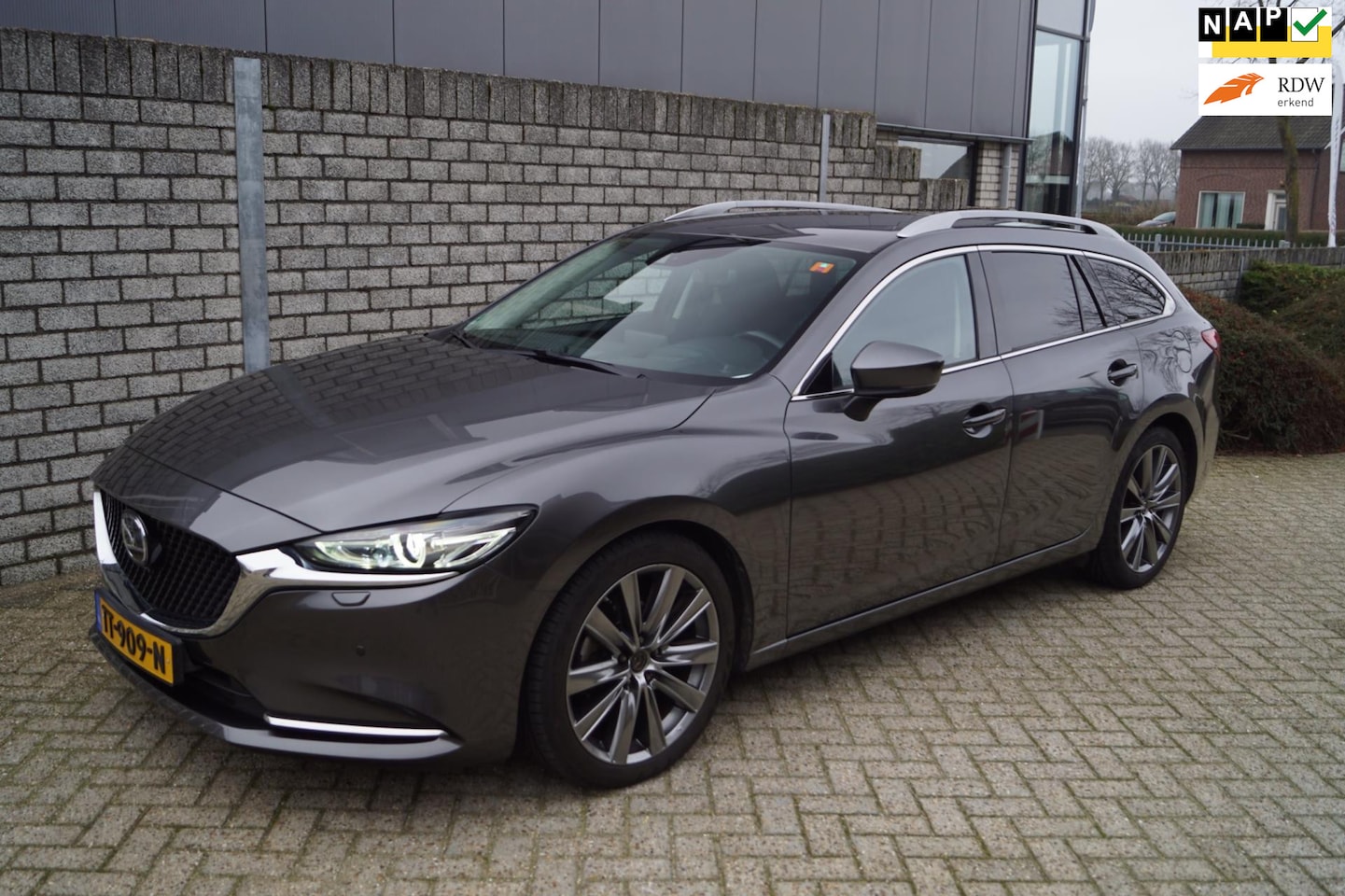Mazda 6 Sportbreak - 2.0 SkyActiv-G 165 PK Luxury Autom Navi Camera Clima HEAD-UP Apple Carplay Adapt Cruise 2x - AutoWereld.nl