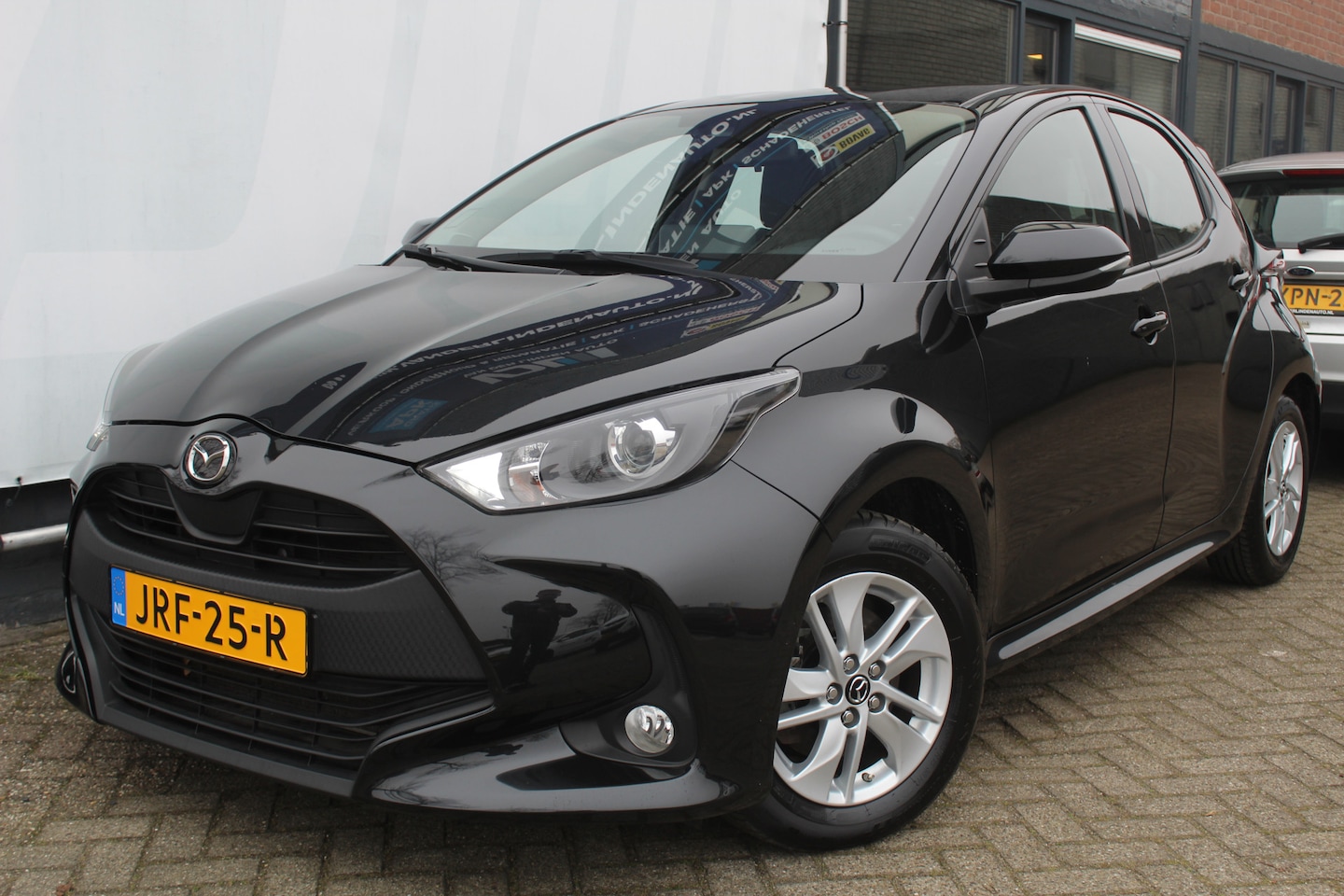 Mazda 2 Hybrid - Toyota Yaris 1.5 Stuur- en Stoelverwarming l Apple Carplay/ Android auto l Keyless l Autom - AutoWereld.nl