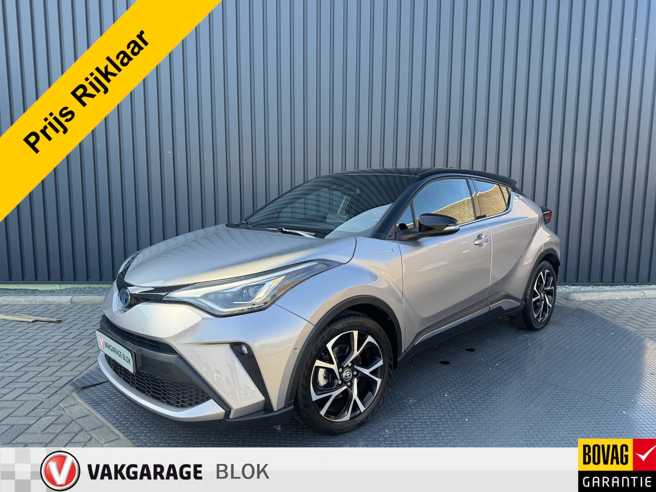Toyota C-HR - 2.0 Hybrid Executive / Bi tone | Leer/alcantara | JBL | LED | BSM | Rijklaar!!! - AutoWereld.nl