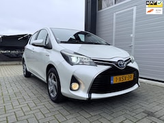 Toyota Yaris - 1.5 Hybrid Lease Navigatie - Achteruitrijcamera - Cruise Control - Xenon - Climate Control