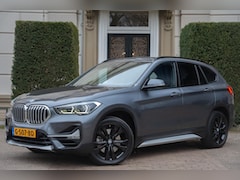 BMW X1 - sDrive20i VDL Nedcar Edition LEDER | HEAD UP | STOELVERW | ORG NL 2E EIGN